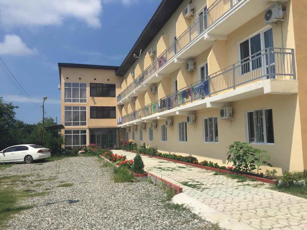بيزوندا Dionisy Guest House المظهر الخارجي الصورة