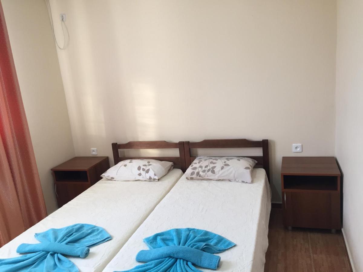 بيزوندا Dionisy Guest House المظهر الخارجي الصورة